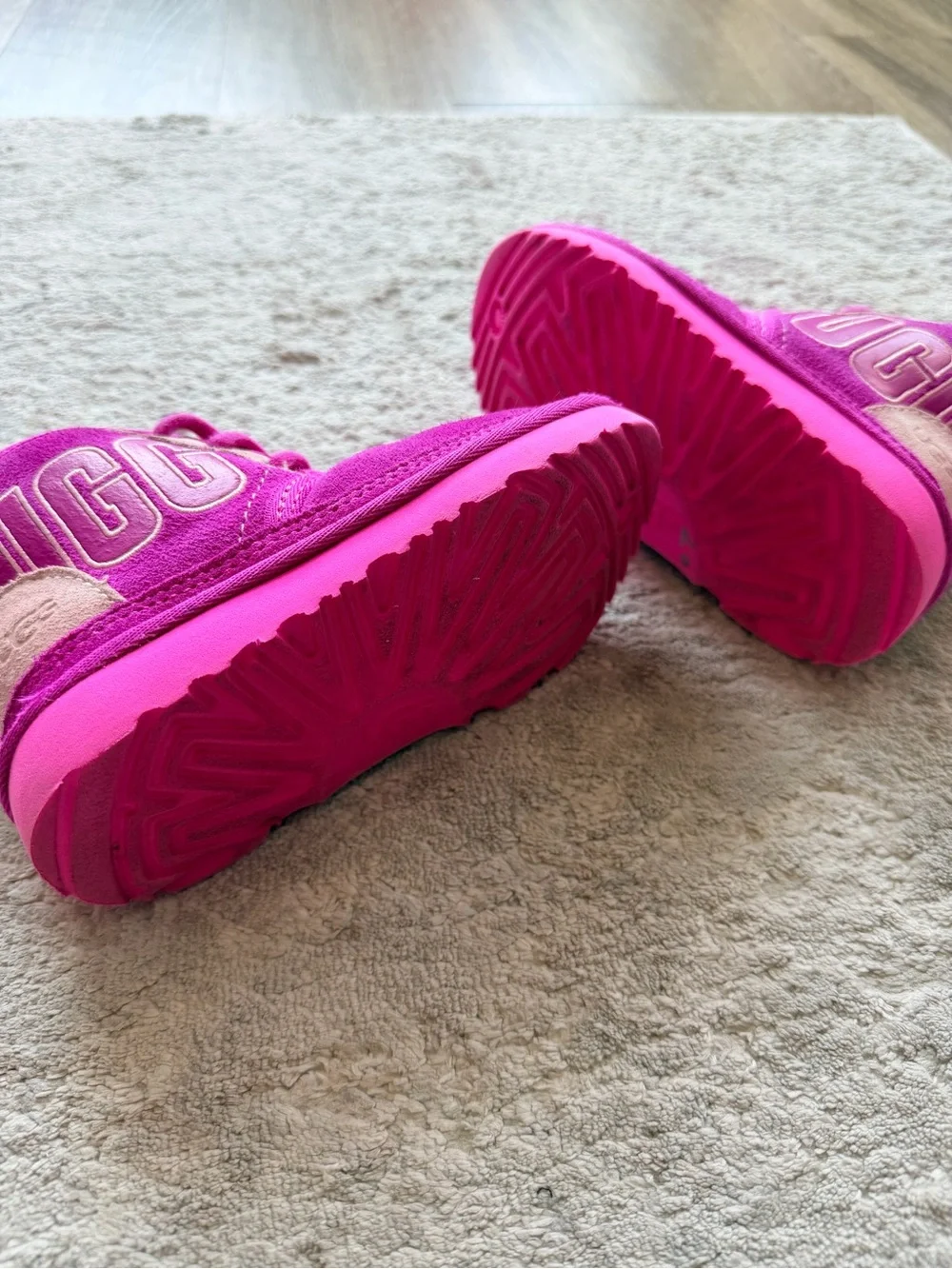 UGG Neumel Graphic Outline Toddler Boots Pink Sz 9